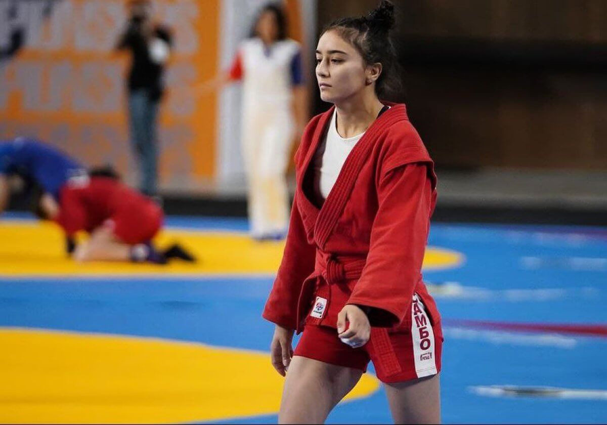 Казахстанская самбистка завоевала серебряную медаль на чемпионате мира