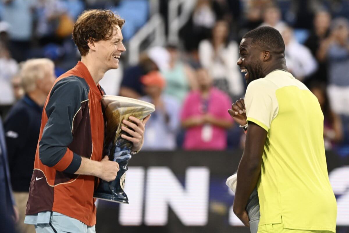 Теннисист показал средний палец после проигранного финала ATP 1000 в Цинциннати (фото)