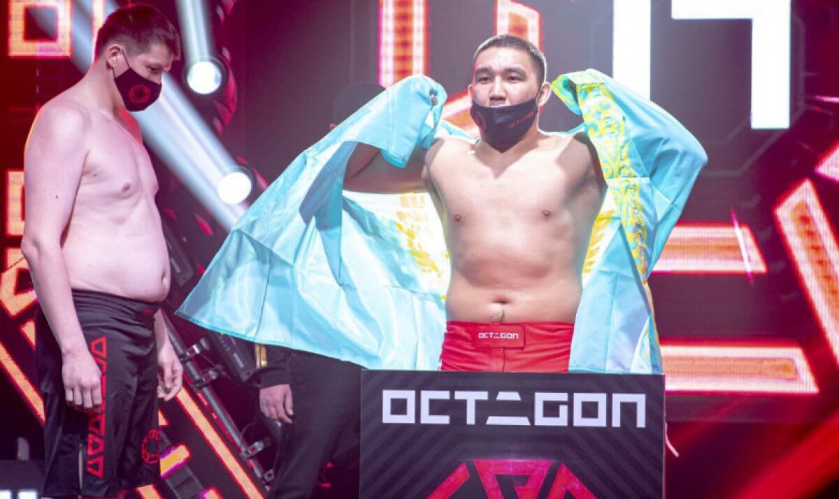 Казахстанец выиграл титул чемпиона Octagon в тяжёлом дивизионе