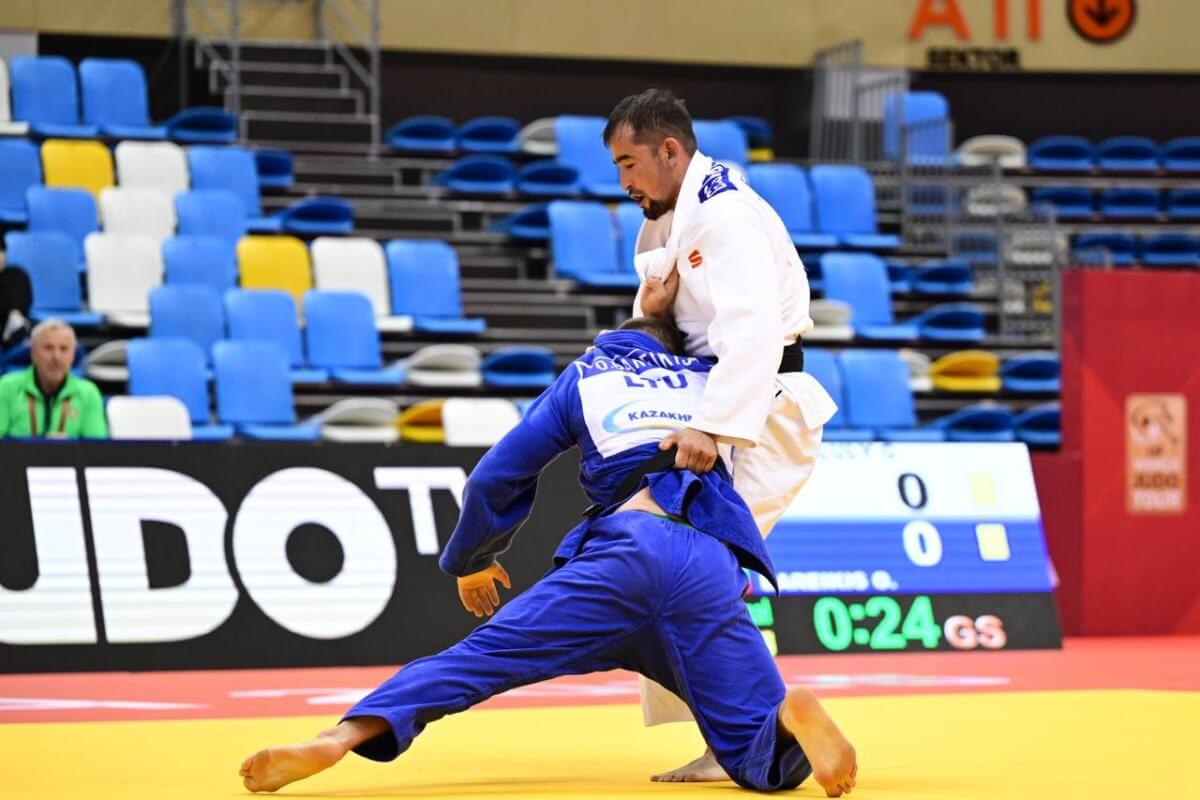 Два казаха пробились в финал чемпионата мира