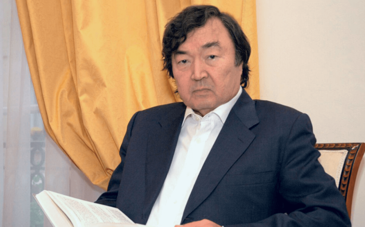 Сулейменов: Только казахский сохранил язык древнего знания