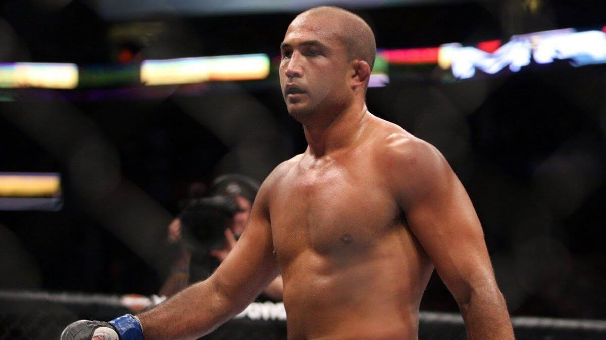 Экс-чемпион UFC был арестован по обвинению в домашнем насилии