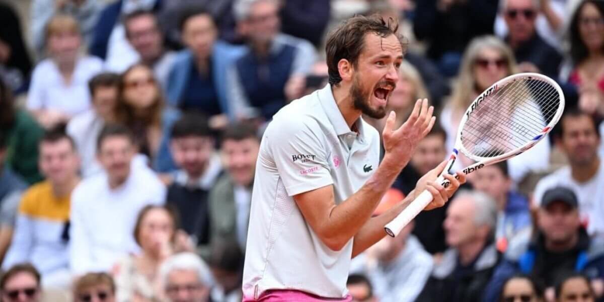 Даниил Медведев прокомментировал вылет с Roland Garros