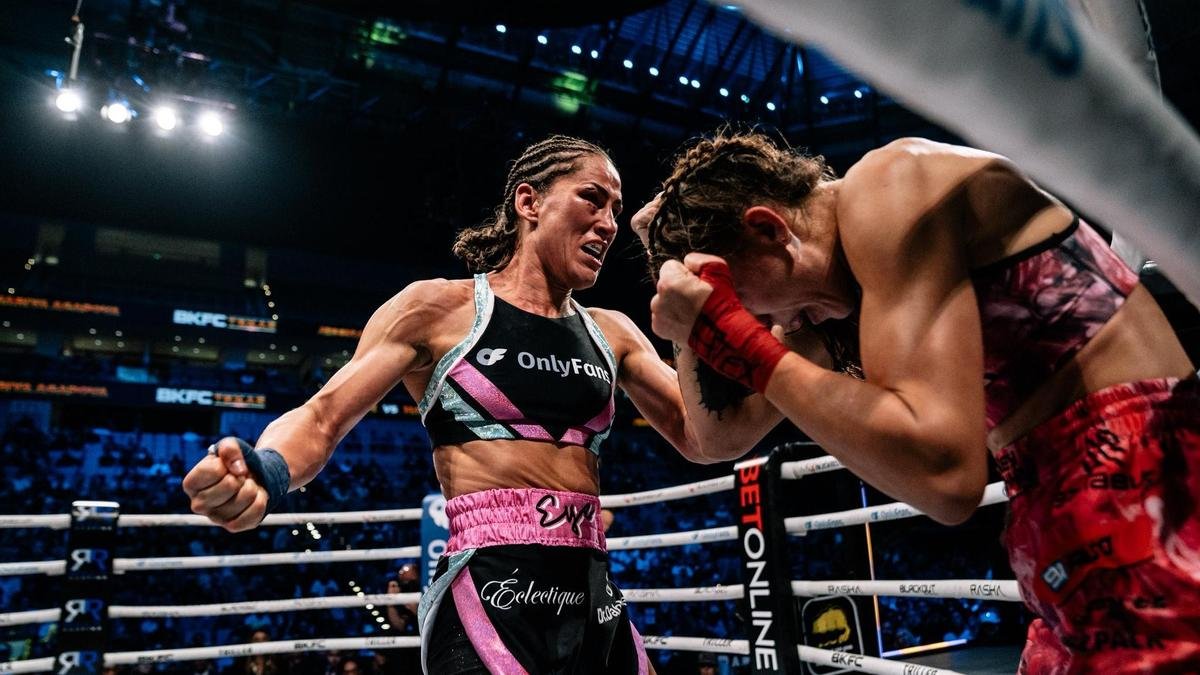 Сенсацией завершился дебют первой казахстанки из UFC на голых кулаках