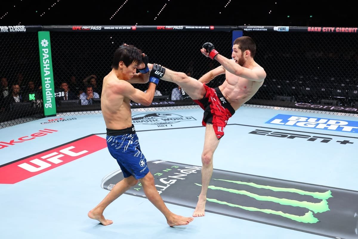 "Бой был равный": Чемпион мира оценил битву казахстанца в UFC