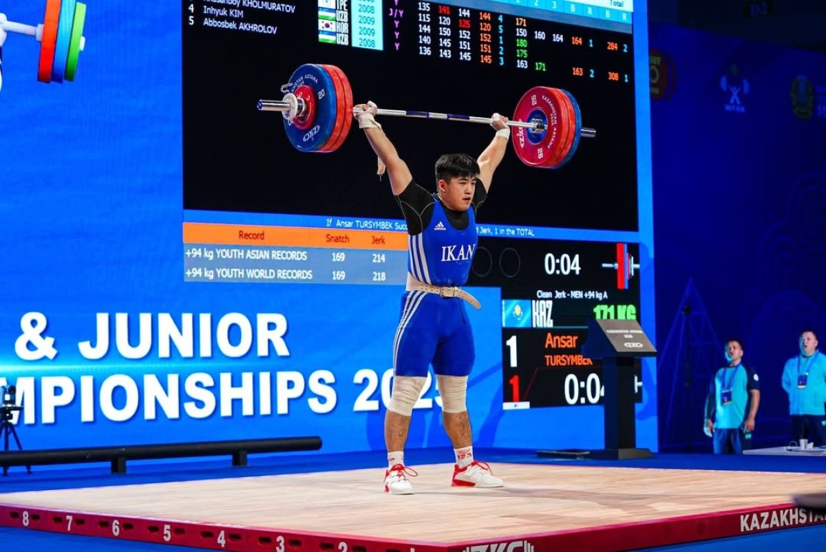 Казахстан завоевал «серебро» на чемпионате Азии по тяжёлой атлетике