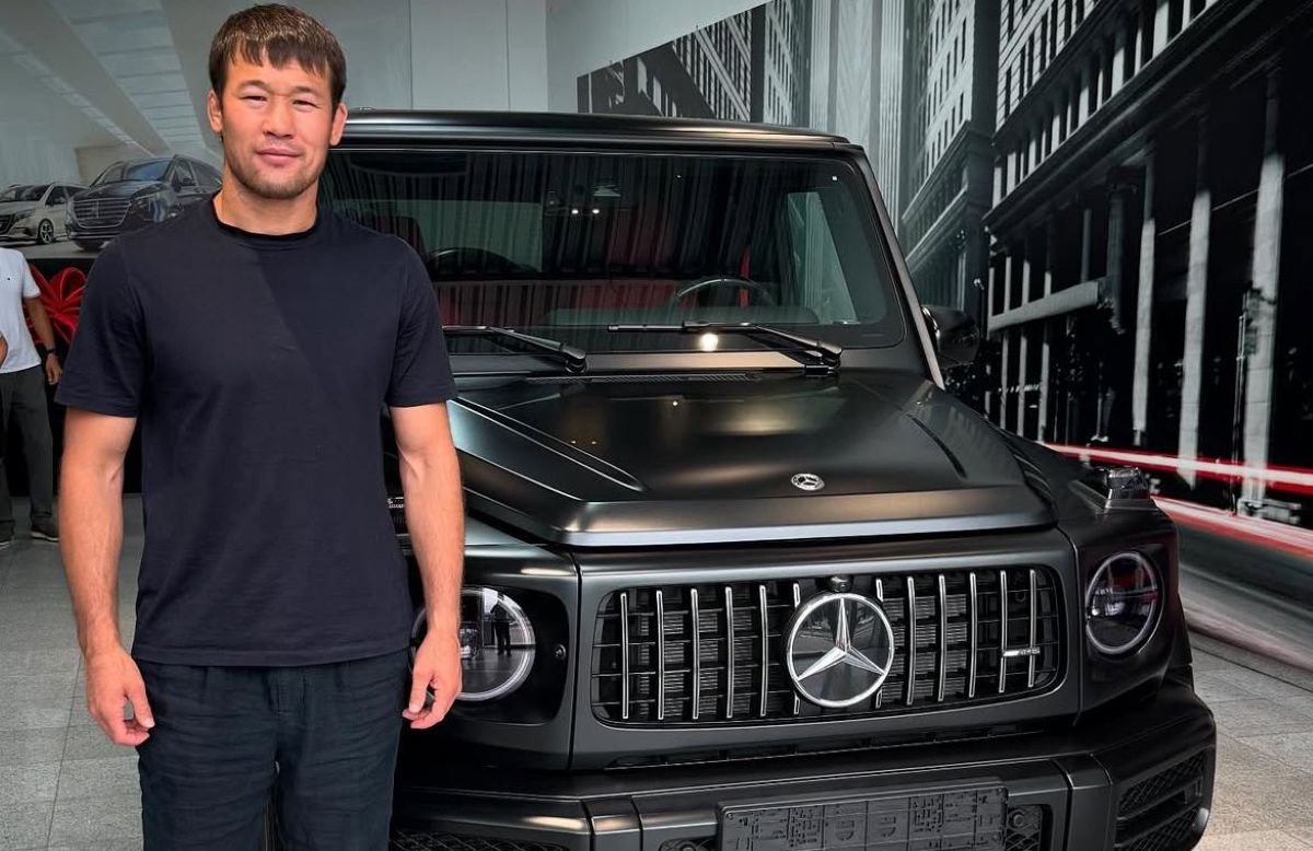 Шавкат Рахмонов похвастался своим новым дорогостоящим авто