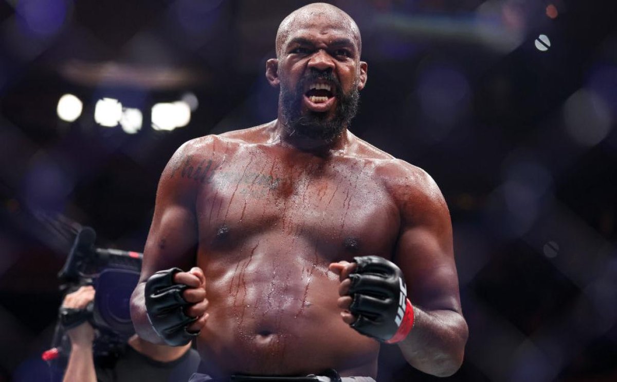 Экс-чемпион UFC Джон Джонс сбежал с места аварии