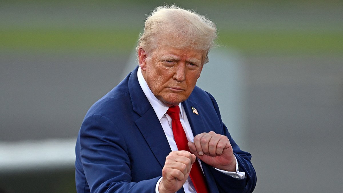 Не Месси и Роналду: Трамп назвал лучшего футболиста в истории