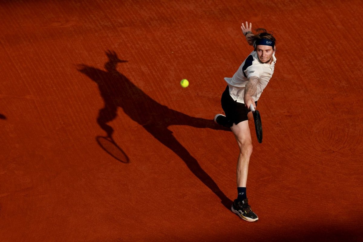 Александр Бублик пробился в четвертьфинал турнира ATP-250 в Гштааде