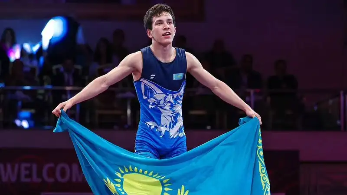 Казахстанец выиграл бронзу на ЧМ U17 по греко-римской борьбе