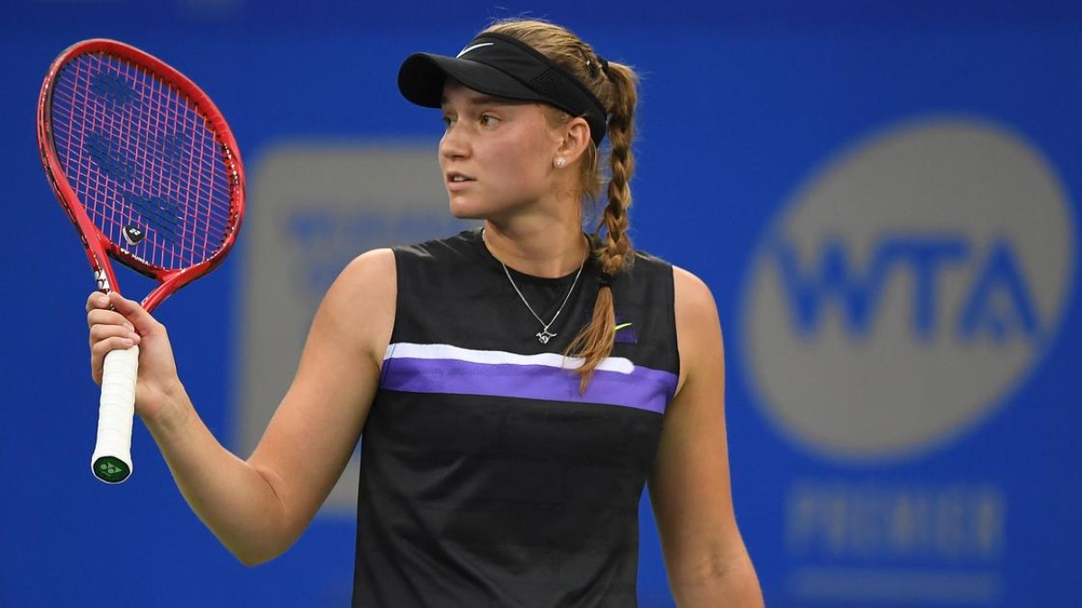 Рыбакина вышла в полуфинал WTA 1000 в Канаде
