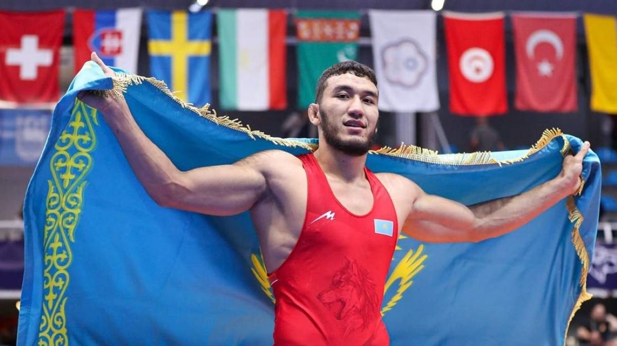 Лучший борец Казахстана идет за уникальным достижением