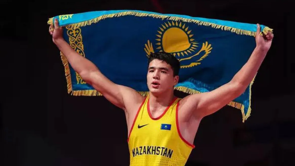 18-летний казахстанец Касымбек вышел в финал ЧМ по борьбе