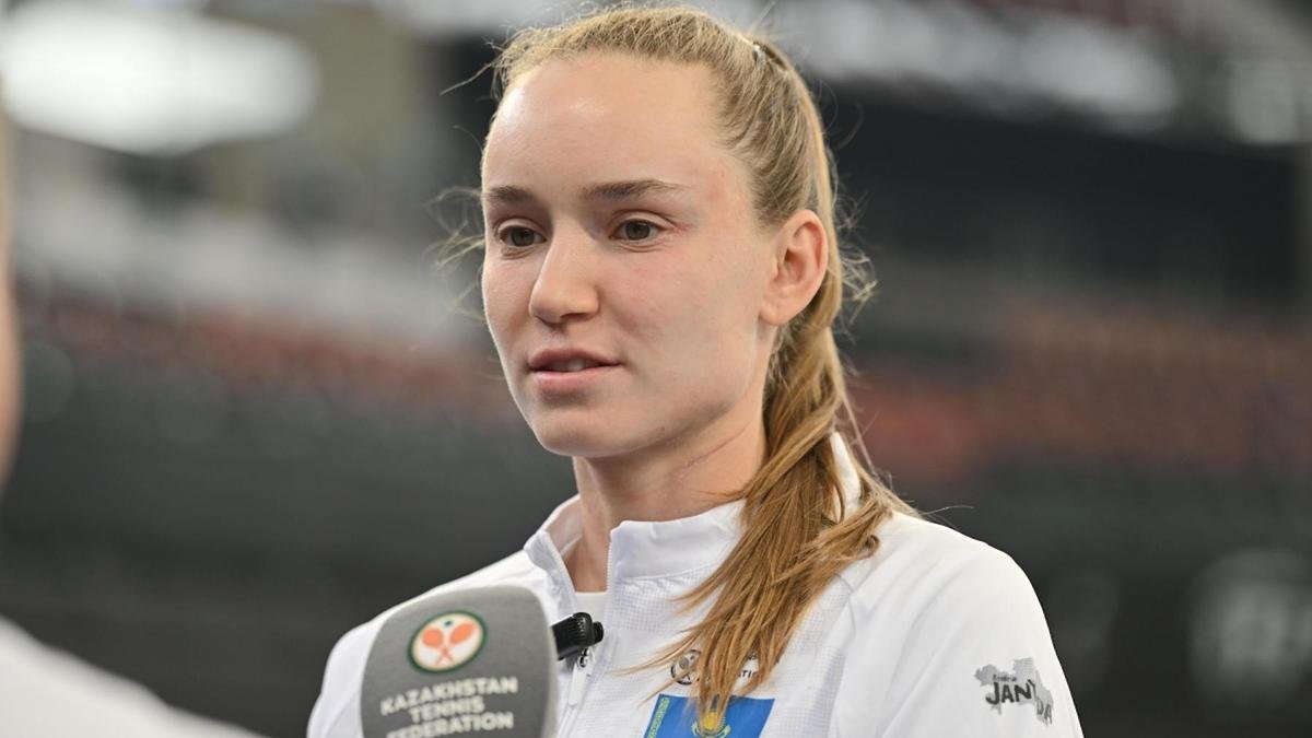 Рыбакина уступила Швентек и не вышла в финал WTA 1000