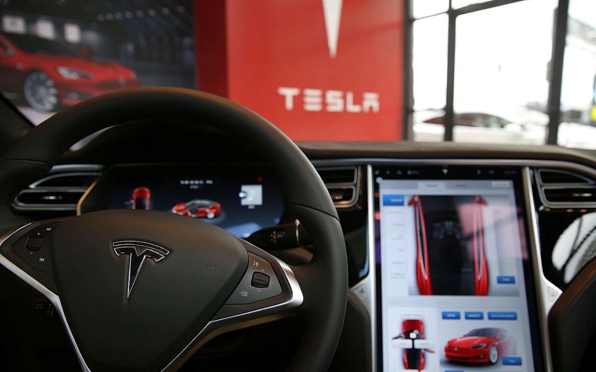 Tesla попала под следствие из-за сокрытия данных об авариях
