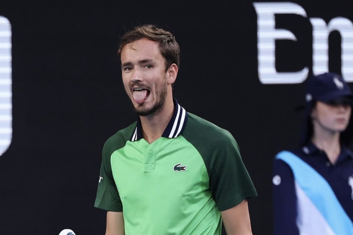 Нам точно нужен скандальный Медведев на Almaty Open?