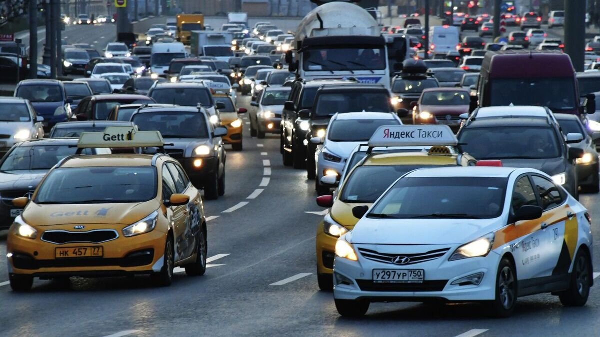 В Казахстан могут хлынуть старые автомобили из России: что ждёт рынок?