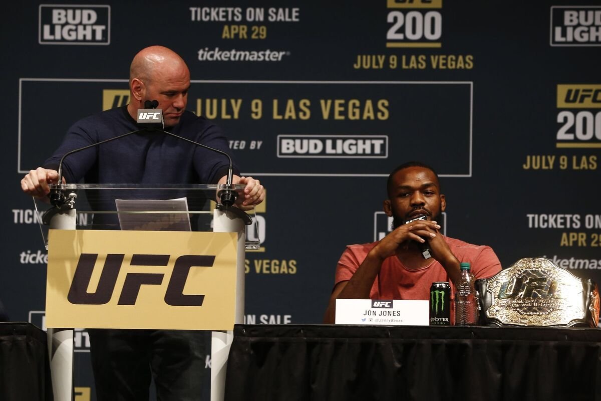 "Я не на пенсии": Джон Джонс готовится к турниру UFC в Белом доме