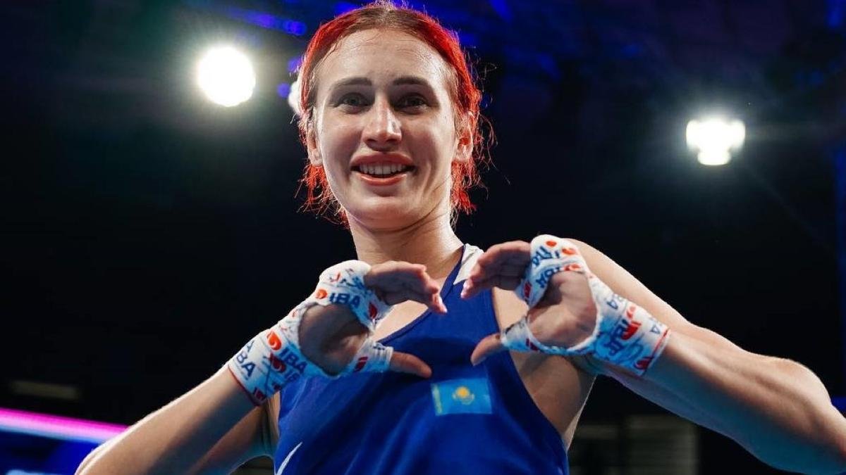 Казахстанская боксерша разгромила соперницу и вышла в 1/4 финала ЧМ по боксу