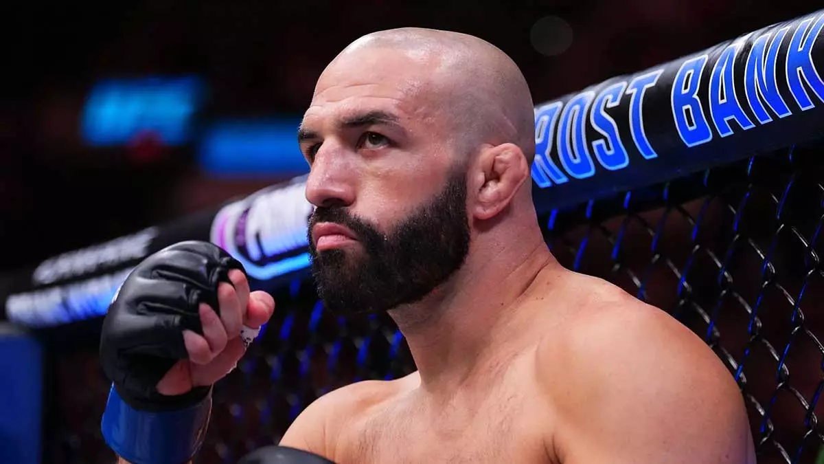 Боец UFC попал под машину, но всё равно вышел в октагон