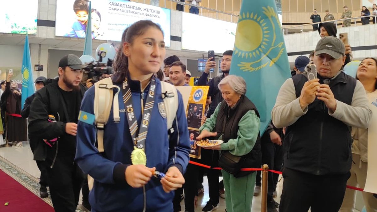 Отец Аиды Абикеевой признался, как смотрит бои дочери