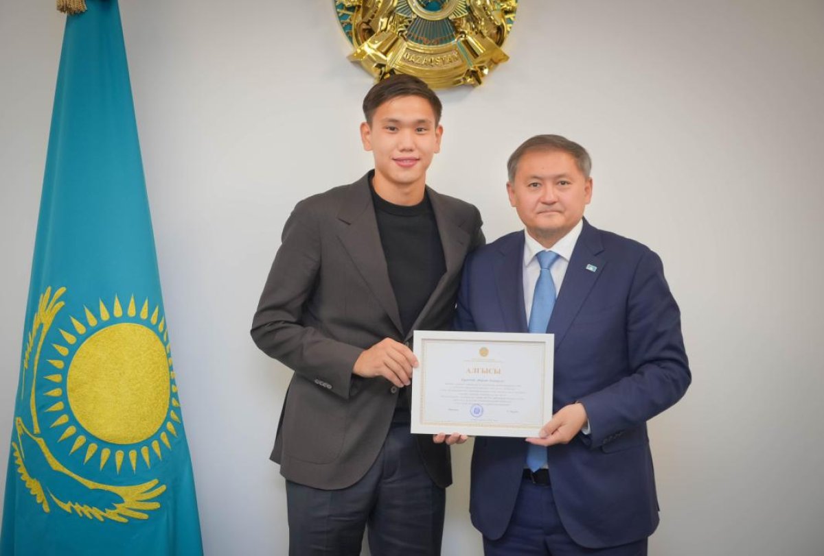 Калмурза, Сатпаева и Анарбекова пригласили учиться в казахстанских вузах