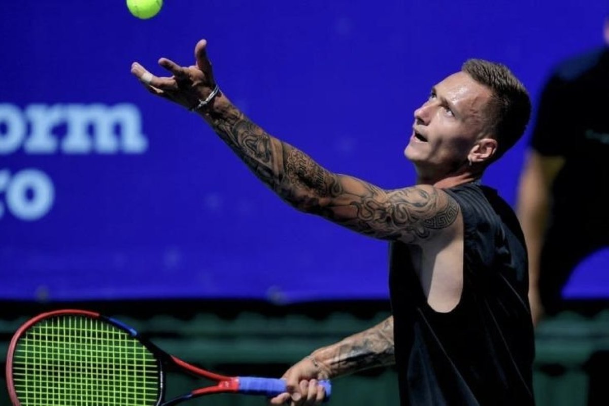 Казахстанский теннисист Денис Евсеев не прошёл стартовый раунд турнира ATP в Цзинане