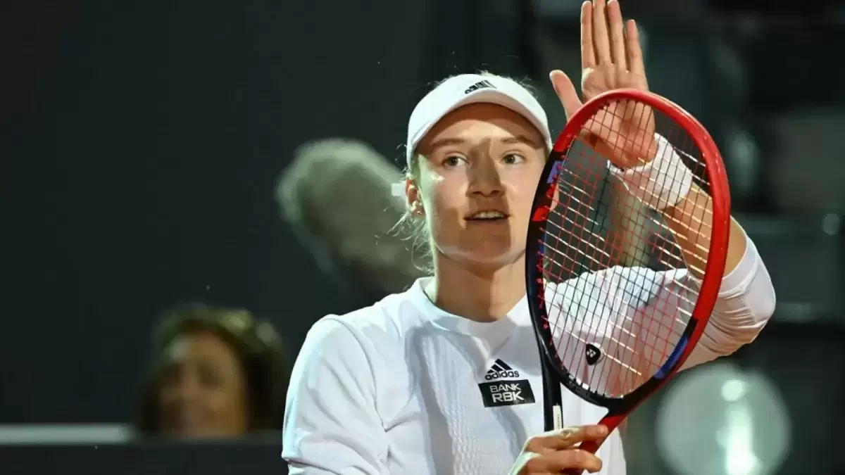 Елена Рыбакина разгромила восьмую ракетку мира и вышла в финал