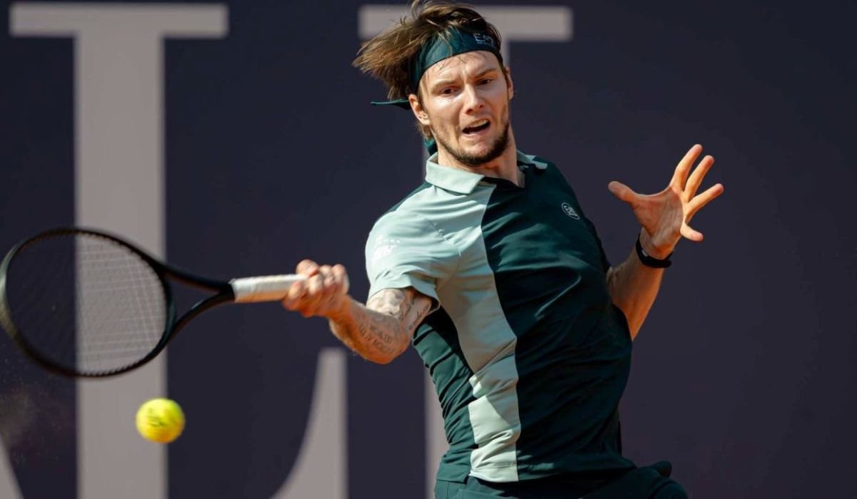 Бублик сыграет за четвертьфинал в Париже: эксперты назвали фаворита матча