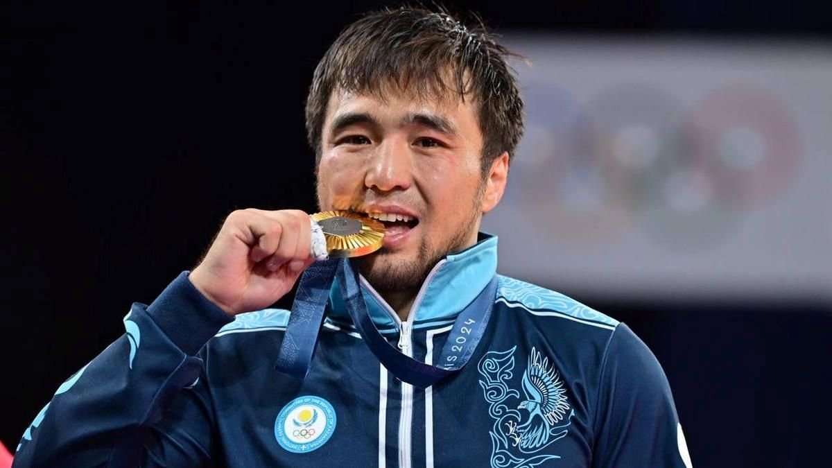 Елдосу Сметову вручили многомиллионный подарок