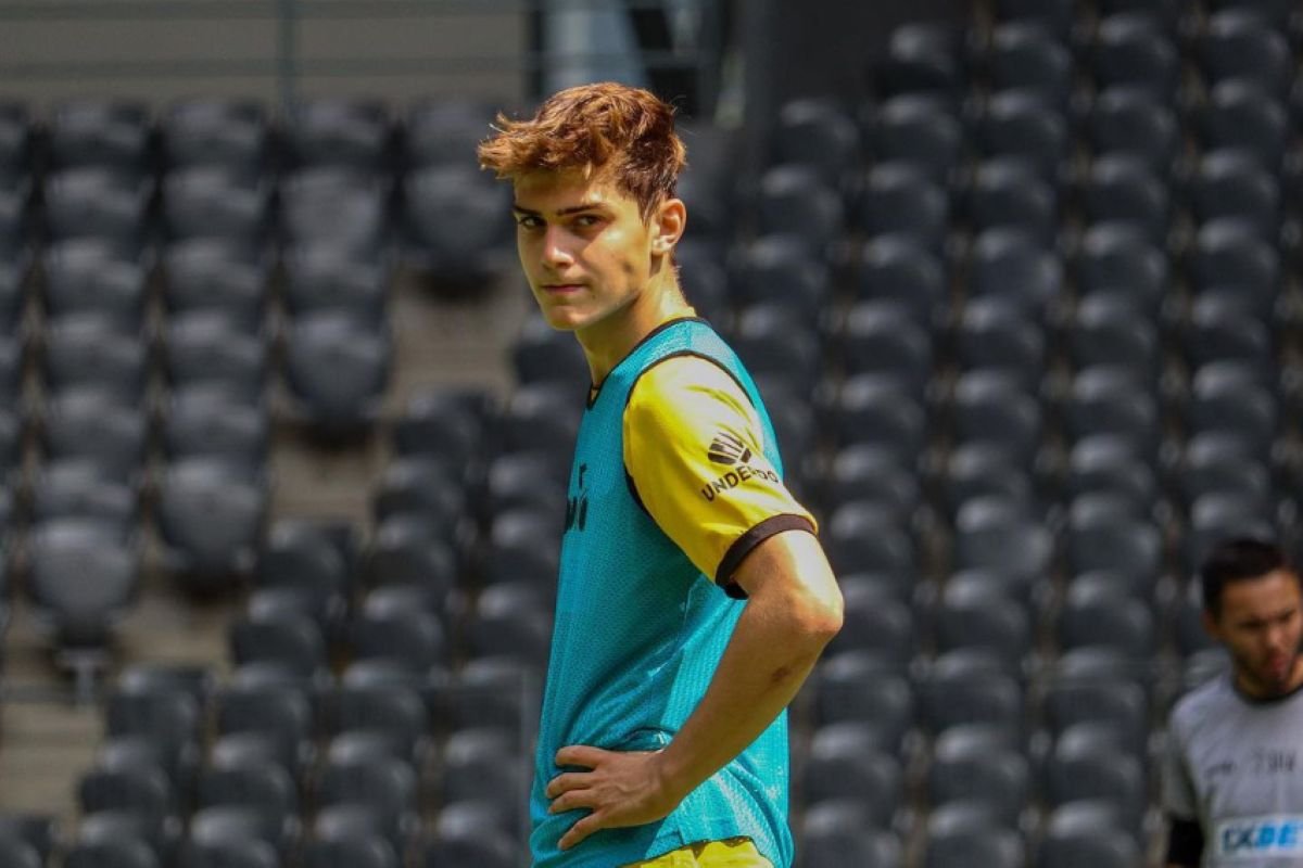 Игрок сборной Казахстана рассказал о тренировках в испанской команде