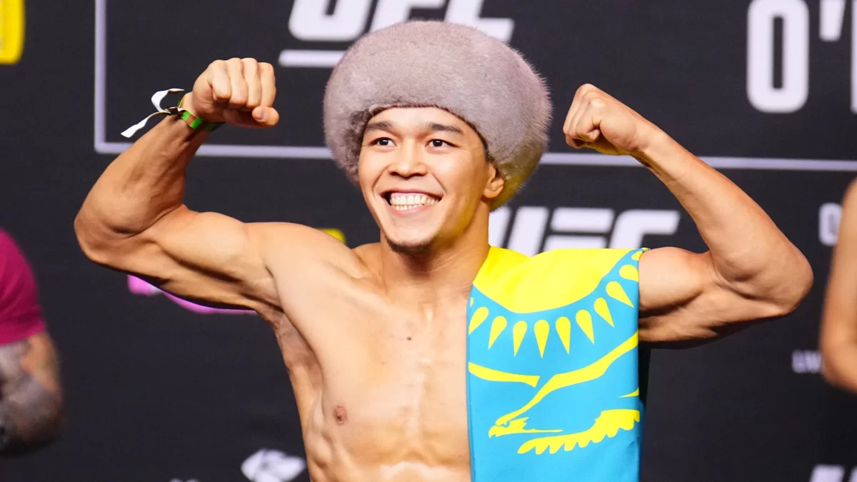 Асу Алмабаев прошел взвешивание и дуэль взглядов перед боем в UFC