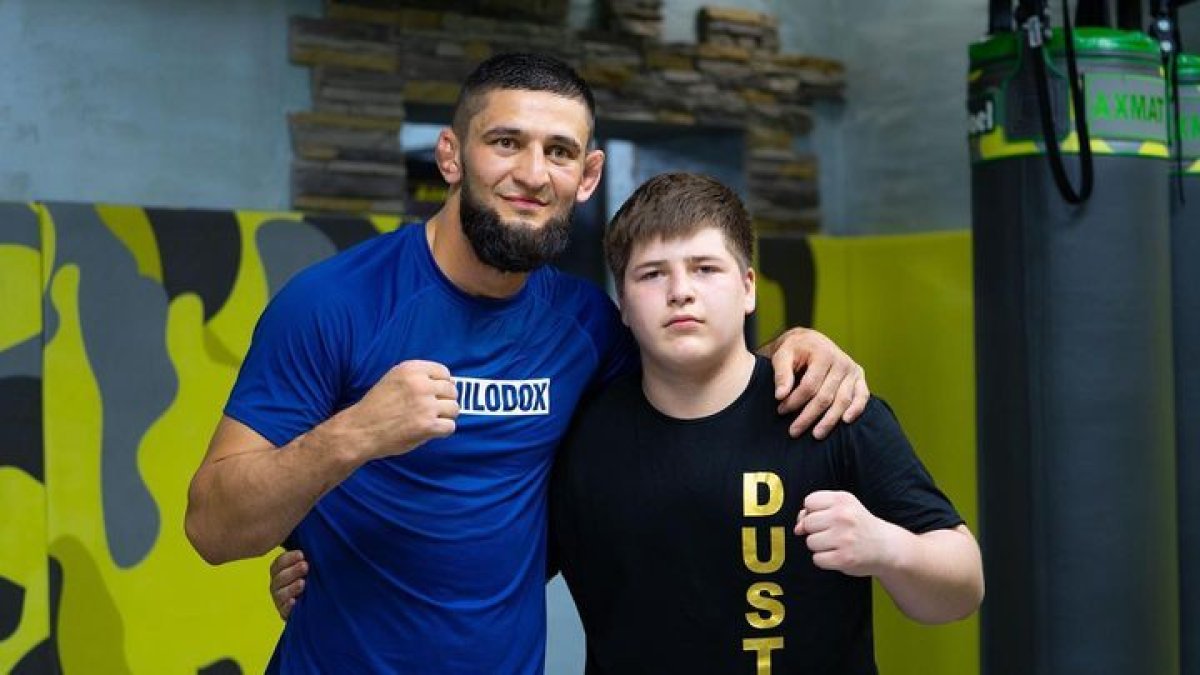 Хамзат Чимаев поздравил сына Кадырова