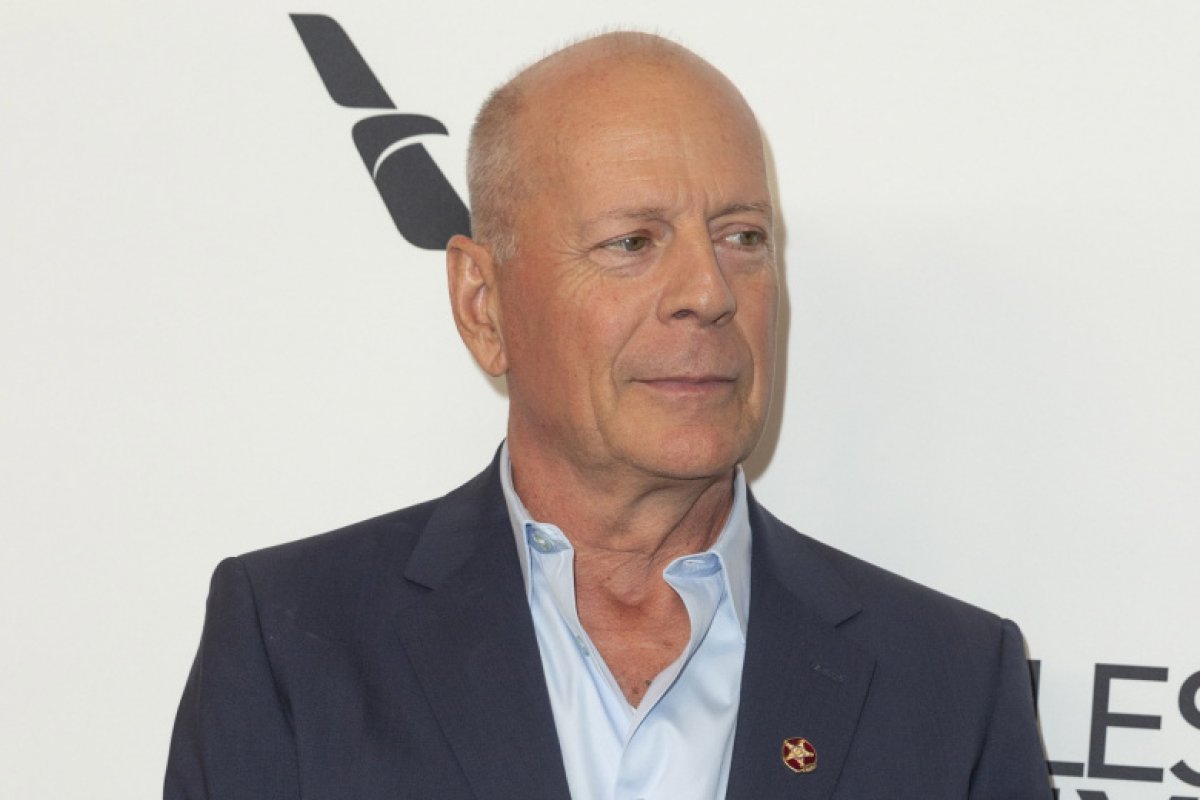 Жена Брюса Уиллиса пожертвует мозг актера ученым