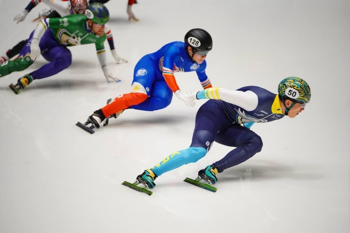 Казахстанский конькобежец вышел в в решающий этап Мировой серии