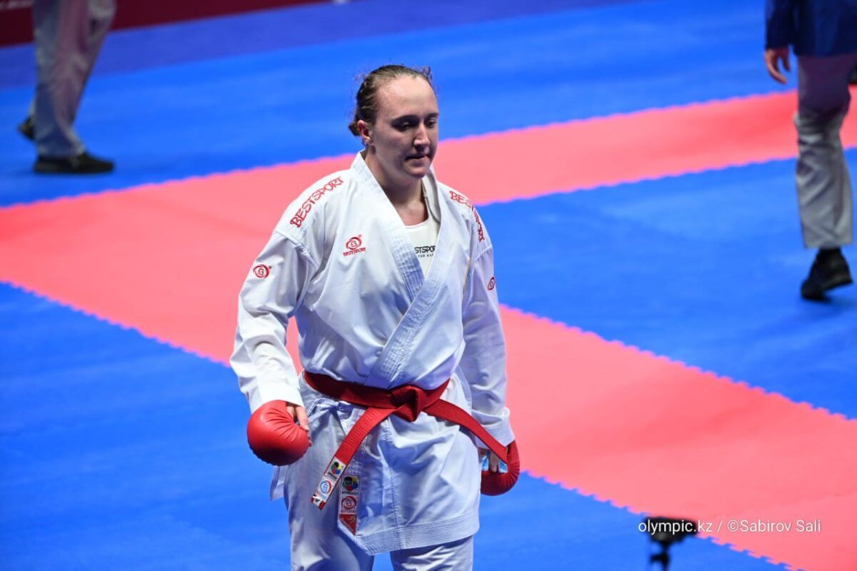 Каратистке Софье Берульцевой вручили ключи от квартиры в Шымкенте