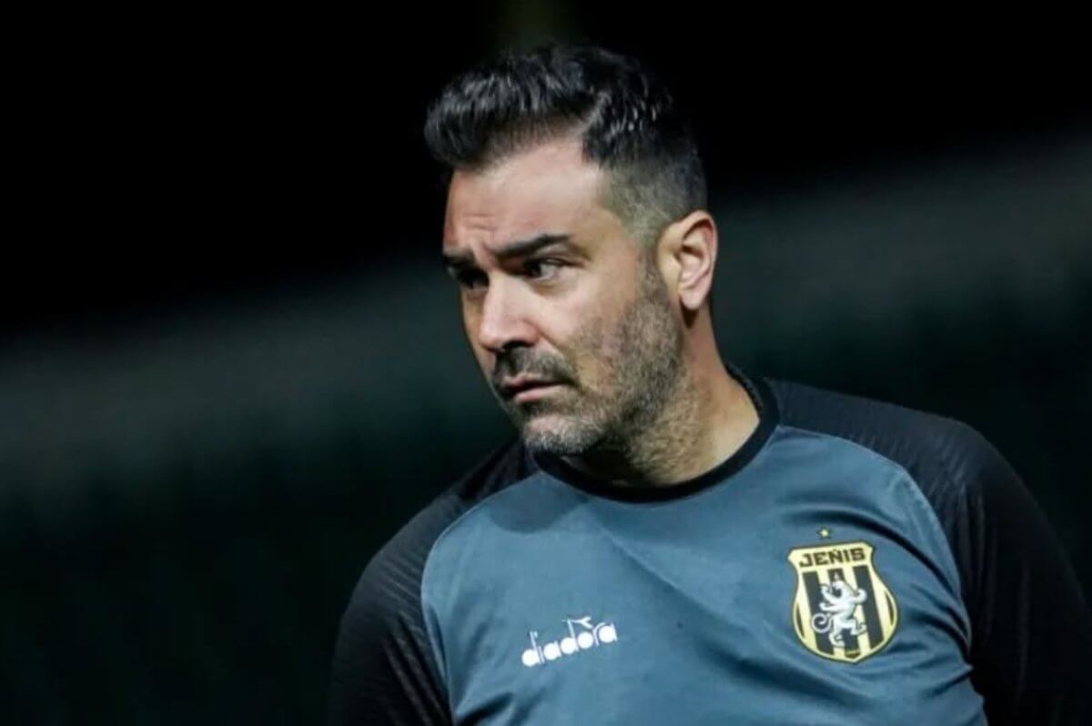 Экс-тренер «Жениса» Акис Вавалис может вернуться в КПЛ