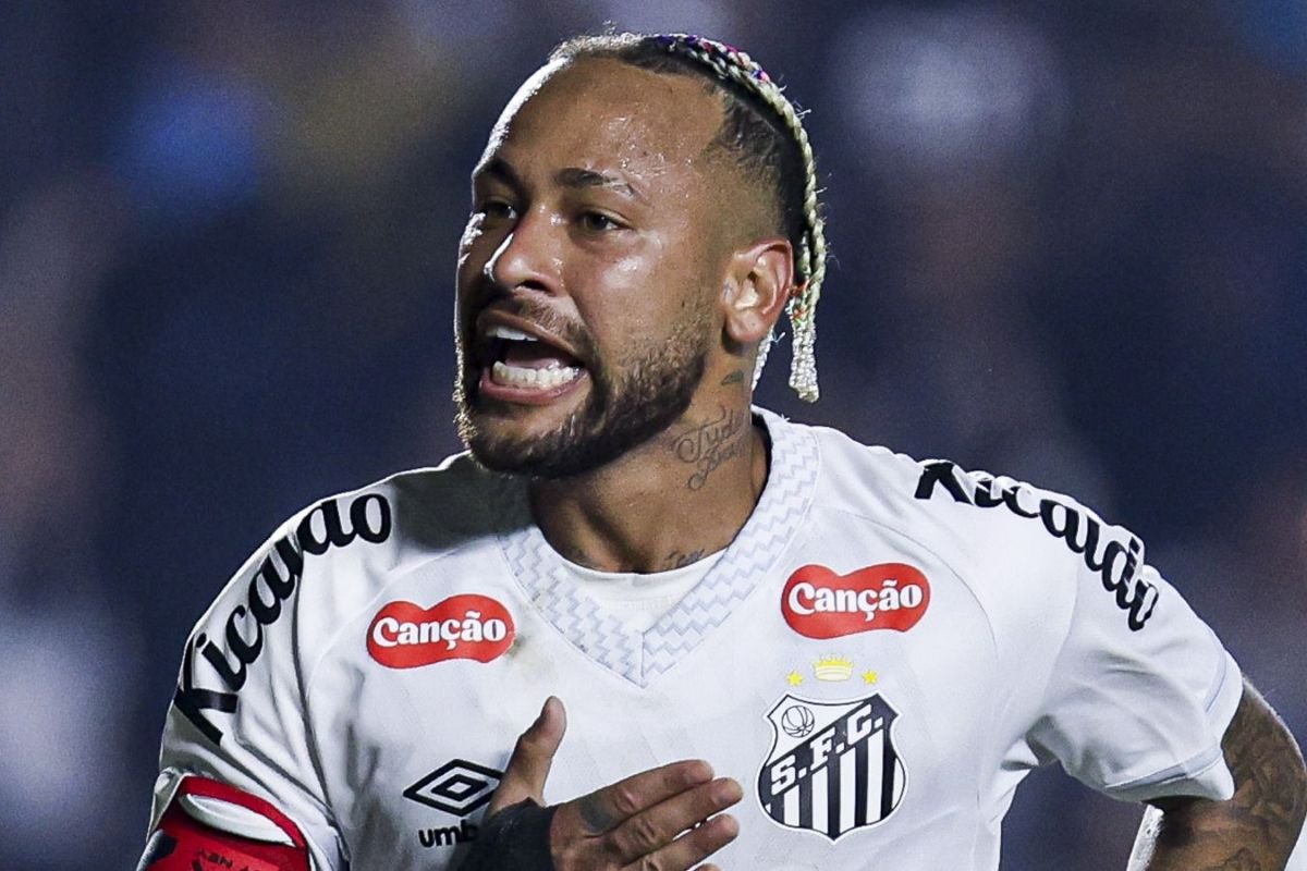 Неймар ложится под нож: Игрок раскрыл свое тяжелое состояние