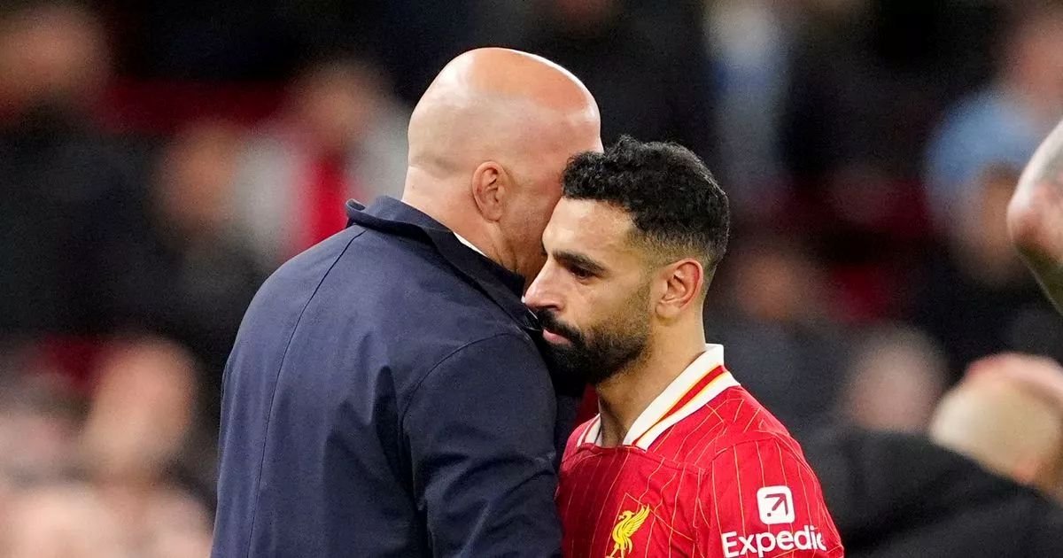 «Не уважает нас»: Салах и Ван Дейк выгоняют Арне Слота из клуба