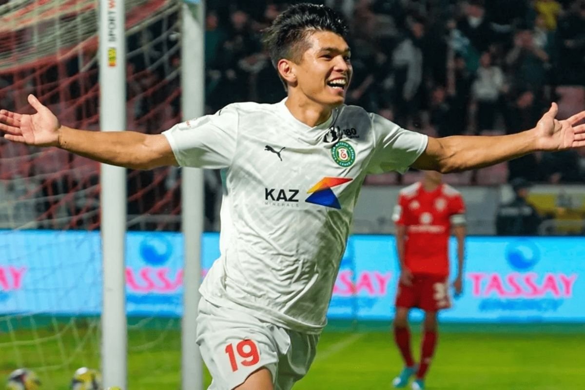 Кенжебек забрал приз лучшего полузащитника сезона на фоне слухов о трансфере в Европу