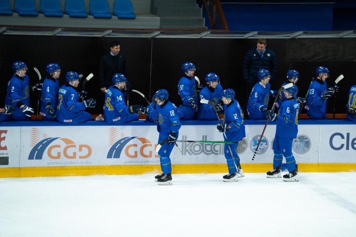 Молодежная сборная Казахстана по хоккею разгромила Францию