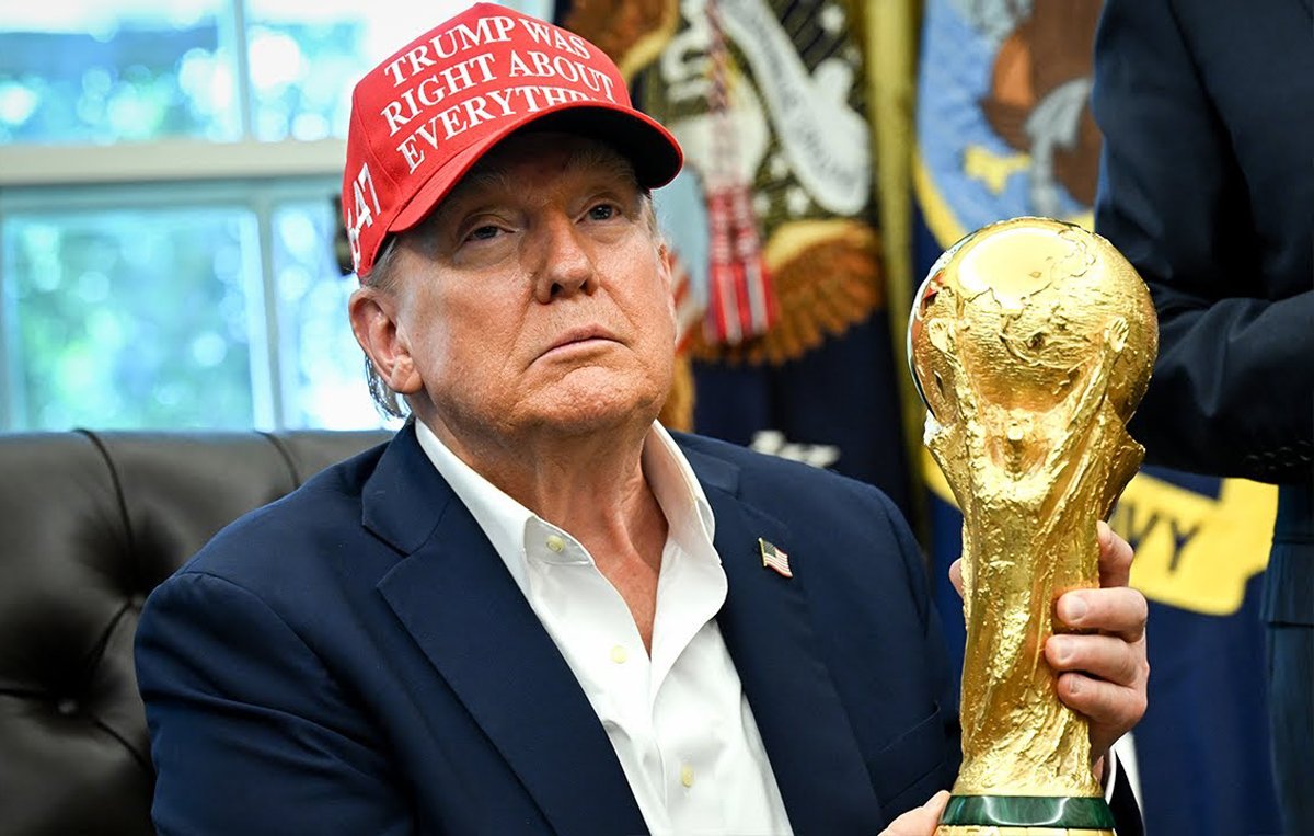 Дело о коррупции в ФИФА закрыли после награждения Трампа