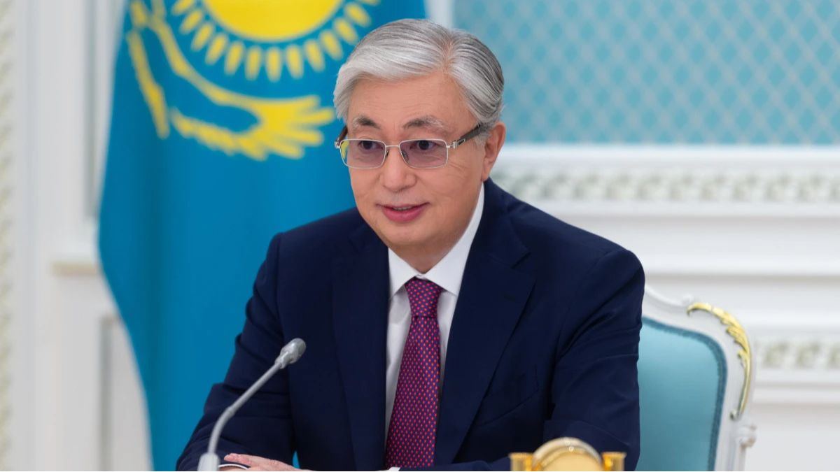 Токаев поздравил казахстанцев с Днем Республики