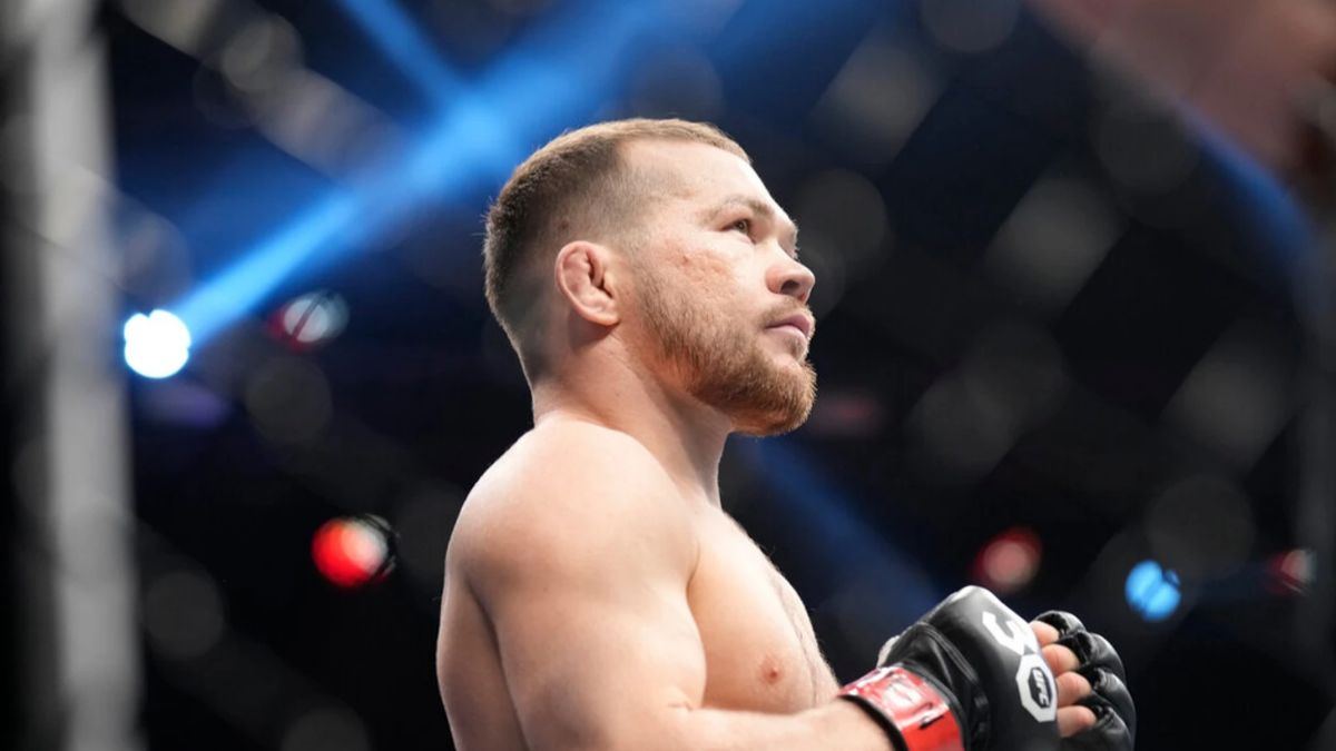 Тренер Петра Яна объяснил, почему у чемпиона UFC спадали шорты