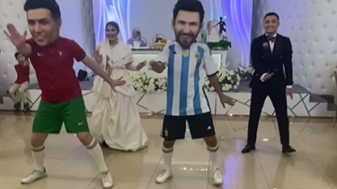 Казахстанская свадьба с "Месси и Роналду" попала в самый популярный футбольный паблик мира