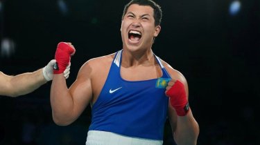 Казахстанец завоевал золото юниорского чемпионата Азии по боксу
