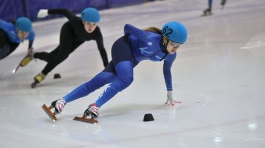 Сборная Казахстана по шорт-треку впервые завоевала медаль на турнире четырех континентов