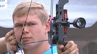 Это история! 17-летний казахстанский лучник завоевал «золото» на чемпионате Азии