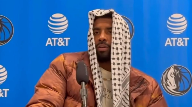 Баскетболист Кайри Ирвинг пришел на конференцию в куфии – символе солидарности с Палестиной